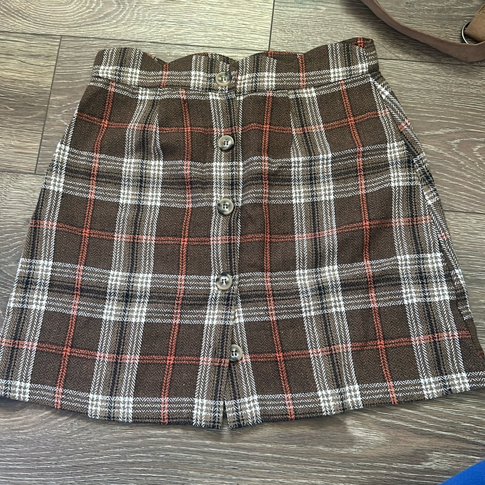 Brown plaid skirt
